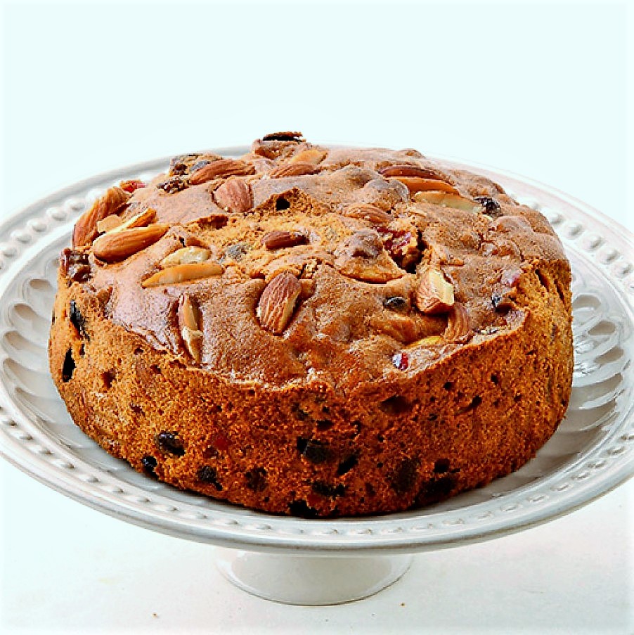 How to Make A Holiday Dundee Cake - Fab Food Flavors